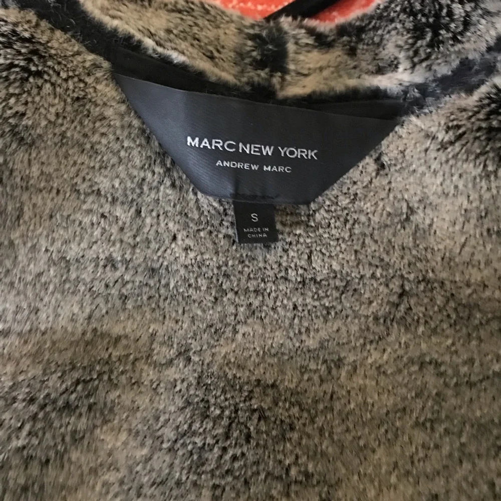 Marc New York by Andrew Marc Women's Black Faux Sherpa Vest Size Small - Picture 4 of 12